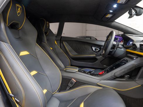 Used 2023 Lamborghini Huracan EVO image 22