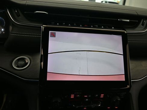 Used 2023 Jeep Grand Cherokee Overland w/ Luxury Tech Group IV image 22