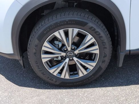Used 2023 Nissan Rogue SV AWD/4WD image 10