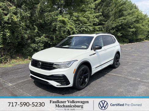 Used 2023 Volkswagen Tiguan SE R-Line AWD/4WD image 1