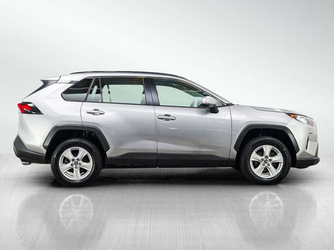 Used 2019 Toyota RAV4 XLE AWD/4WD image 6