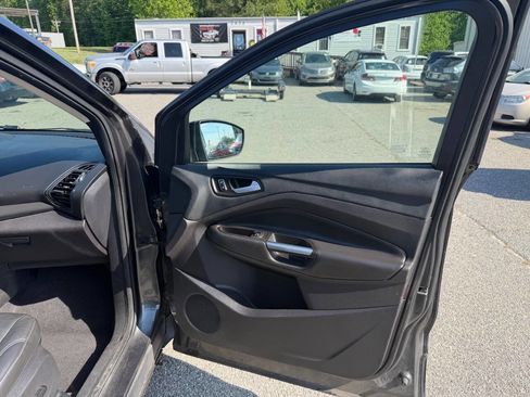 Used 2016 Ford Escape Titanium w/ Equipment Group 301A FWD image 10