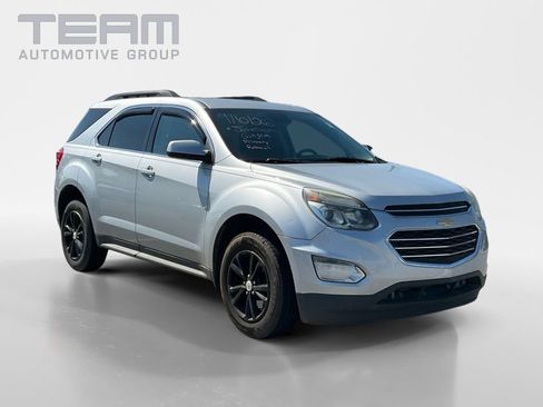 Used 2017 Chevrolet Equinox LT w/ Convenience Package FWD image 1