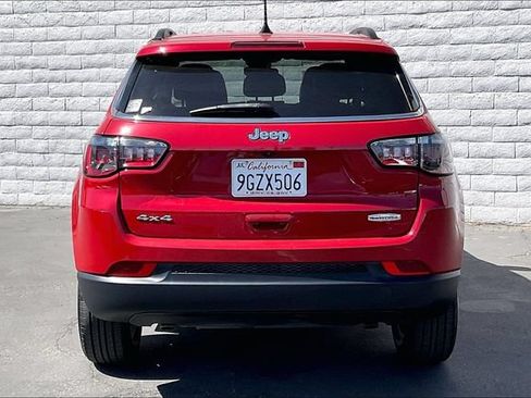 Certified 2023 Jeep Compass Latitude AWD/4WD image 3