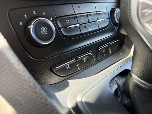 Used 2020 Ford Transit Connect XL FWD image 25