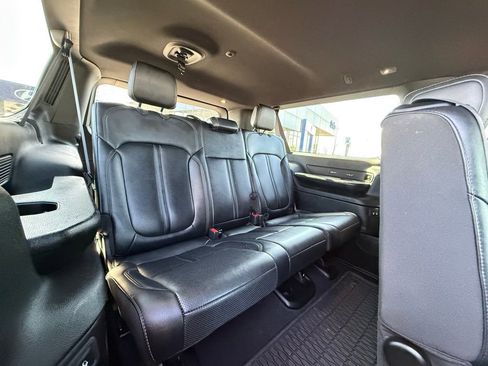 Used 2024 Jeep Wagoneer L Series II w/ Flexible Seating Group image 30