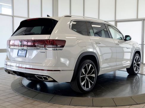 Used 2025 Volkswagen Atlas SEL Premium R-Line AWD/4WD image 8