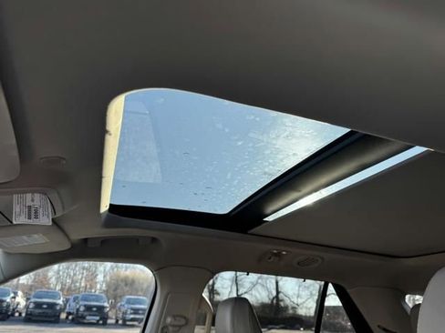 Used 2022 Ford Explorer XLT w/ Equipment Group 202A image 36