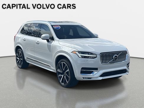 Certified 2023 Volvo XC90 B6 Plus image 3