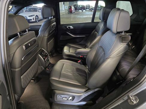 Used 2024 BMW X7 M60i w/ Climate Comfort Package AWD/4WD image 30