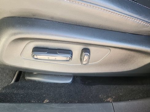 Used 2026 Honda HR-V EX-L image 8