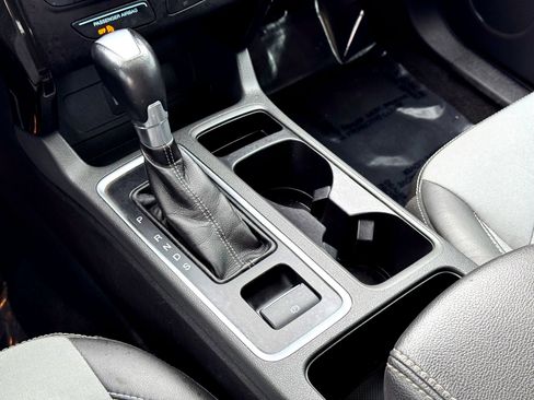 Used 2018 Ford Escape SE w/ SE Sport Appearance Package AWD/4WD image 24