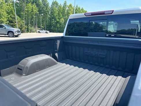 Used 2024 GMC Sierra 1500 SLT AWD/4WD image 13