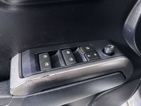 Used 2019 Toyota Tacoma SR5 RWD image 24