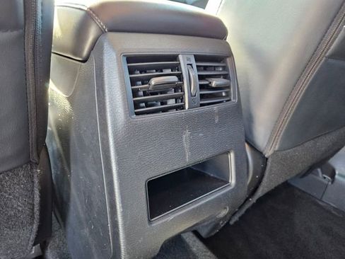 Used 2024 Mitsubishi Outlander SE image 16