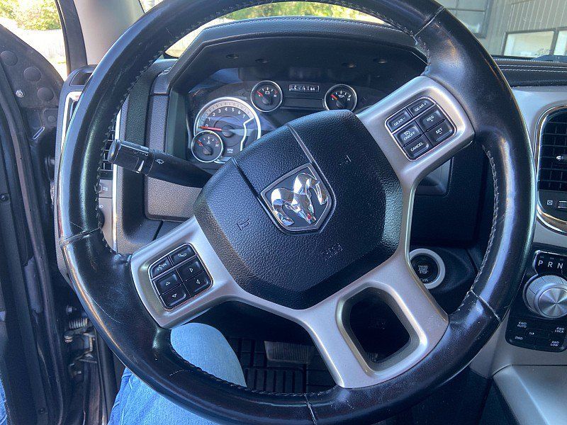 Used 2017 RAM 1500 Laramie AWD/4WD image 12