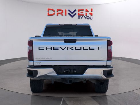 Used 2023 Chevrolet Silverado 2500 LT w/ Convenience Package AWD/4WD image 4