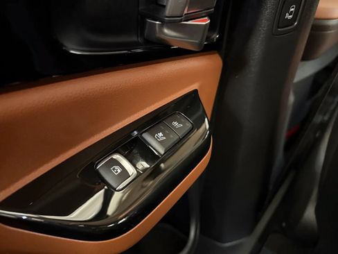 Used 2024 Kia Carnival SX Prestige FWD image 36