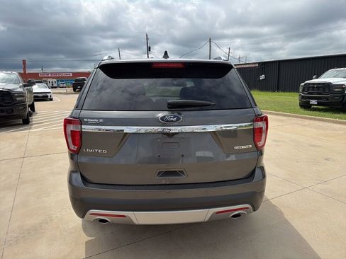 Used 2016 Ford Explorer Limited w/ Equipment Group 301A FWD image 9