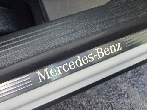 Used 2024 Mercedes-Benz GLB 250 image 12