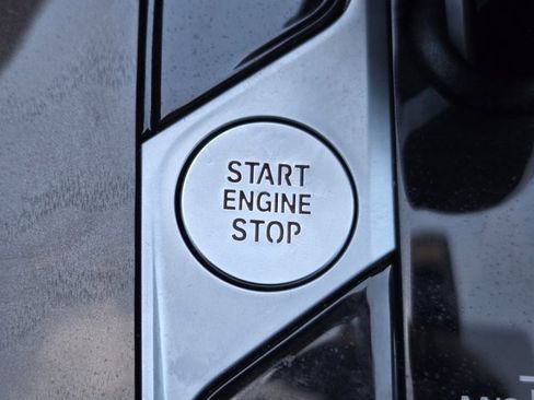 Used 2023 BMW X5 xDrive40i w/ M Sport Package image 21