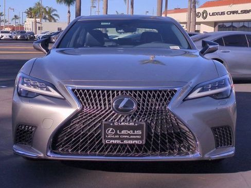 Used 2022 Lexus LS 500 image 2