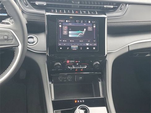 New 2025 Jeep Grand Cherokee L Altitude image 16