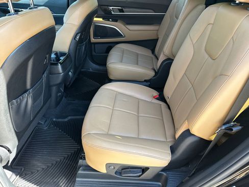 Used 2022 Kia Telluride SX w/ Towing Package image 19