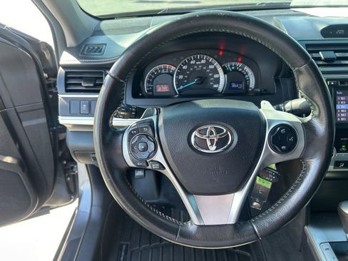 Used 2014 Toyota Camry SE image 16