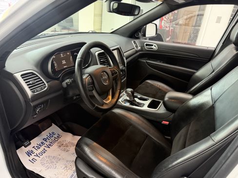 Used 2017 Jeep Grand Cherokee Altitude AWD/4WD image 14