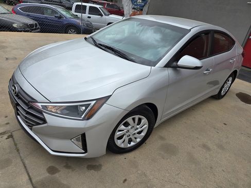 Used 2020 Hyundai Elantra SE w/ Cargo Package (C1) FWD image 19