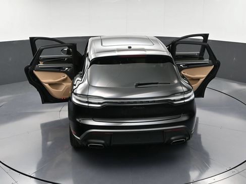 Certified 2026 Porsche Macan AWD/4WD image 35