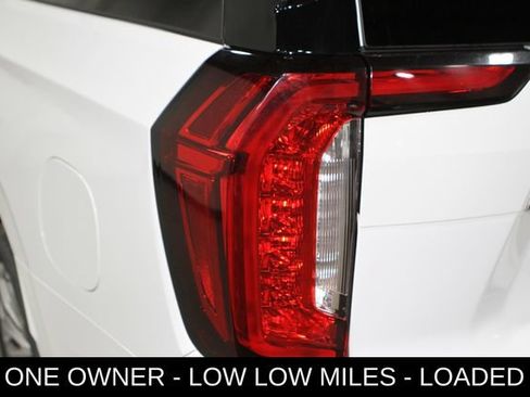 Used 2022 GMC Yukon XL Denali AWD/4WD image 34