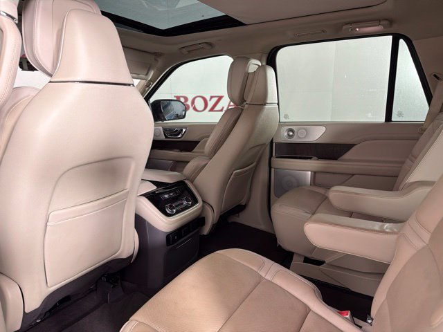 Used 2018 Lincoln Navigator Reserve w/ Technology Package AWD/4WD image 29