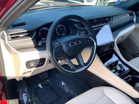 Certified 2023 Jeep Grand Cherokee L Limited w/ Black Appearance Package AWD/4WD image 17