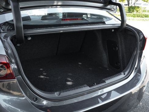 Used 2017 MAZDA MAZDA3 Touring FWD image 33