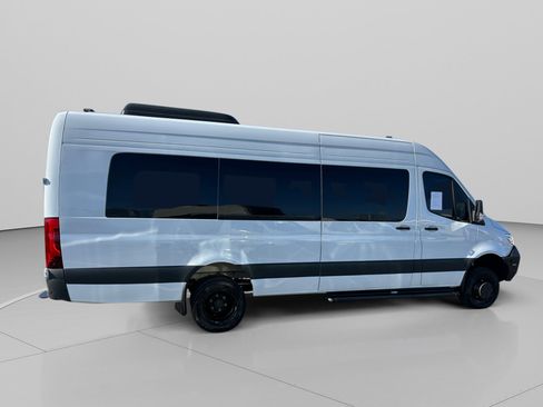 Used 2024 Mercedes-Benz Sprinter 3500 image 4