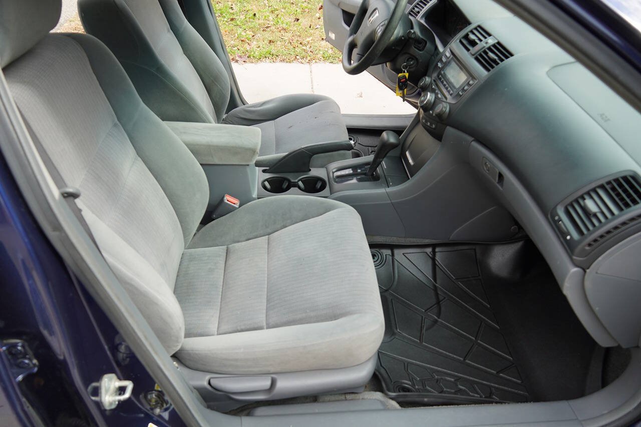Used 2005 Honda Accord LX image 14