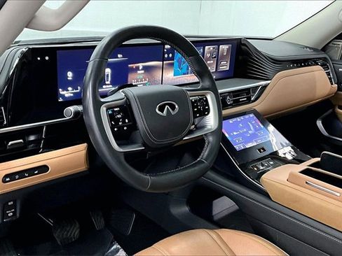 Used 2025 INFINITI QX80 Sensory image 14