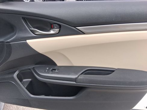 Used 2018 Honda Civic Sport image 18