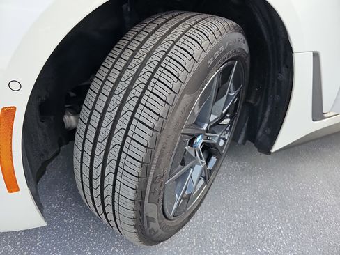 Certified 2023 BMW i4 eDrive35 image 33