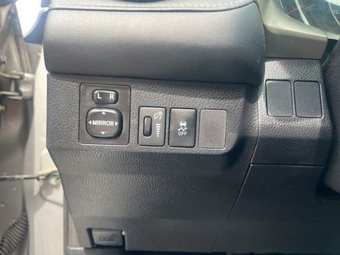 Used 2014 Toyota RAV4 XLE image 19