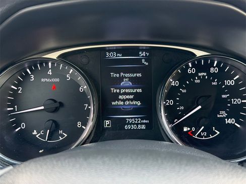 Used 2016 Nissan Rogue SV w/ SV Premium Package image 24