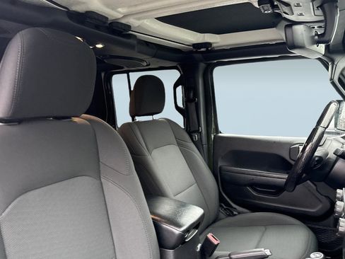 Used 2022 Jeep Gladiator Willys image 31