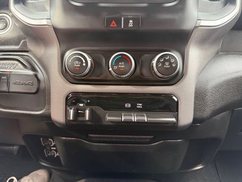 Used 2019 RAM 2500 Big Horn AWD/4WD image 32