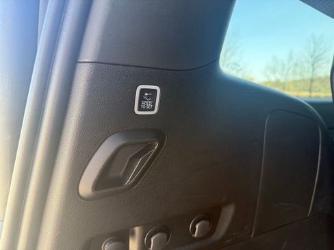 Used 2024 Jeep Wagoneer Series II w/ Flexible Seating Group AWD/4WD image 8