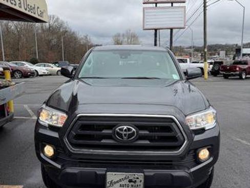 Used 2022 Toyota Tacoma SR5 image 2