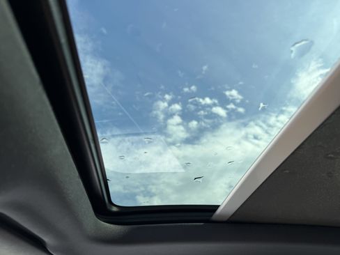 New 2025 Porsche Macan image 24