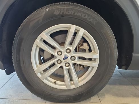 Certified 2023 Ford Explorer XLT w/ Equipment Group 202A AWD/4WD image 13