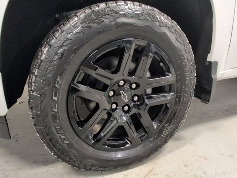 New 2026 Chevrolet Silverado 1500 RST w/ Dark Appearance Package image 12